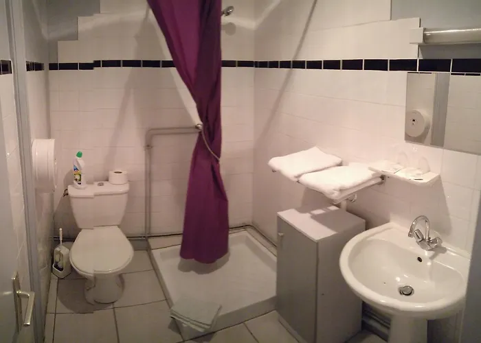 Le Chatiague Hotel *