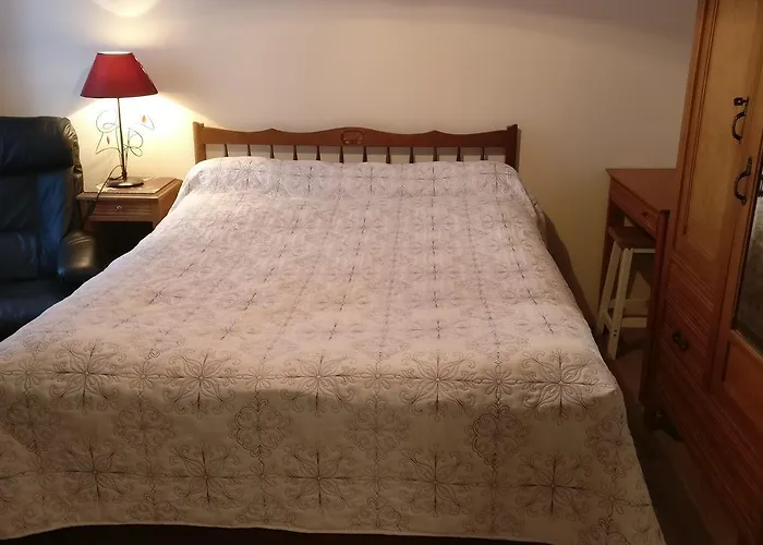 Le Chatiague Hotel *